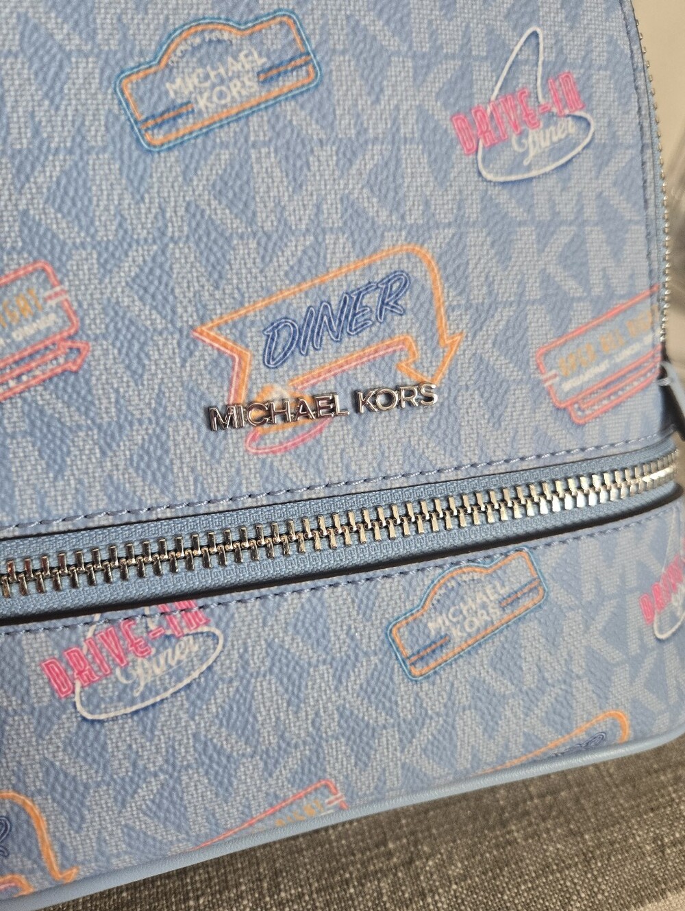 Michael Kors NWT Extra Small Rhea Printed Signature Logo Backpack - Picture 9 of 13